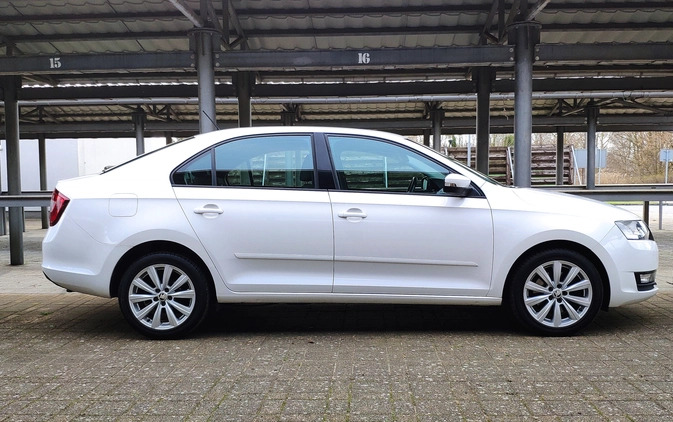 Skoda RAPID cena 32900 przebieg: 173600, rok produkcji 2018 z Sieraków małe 277